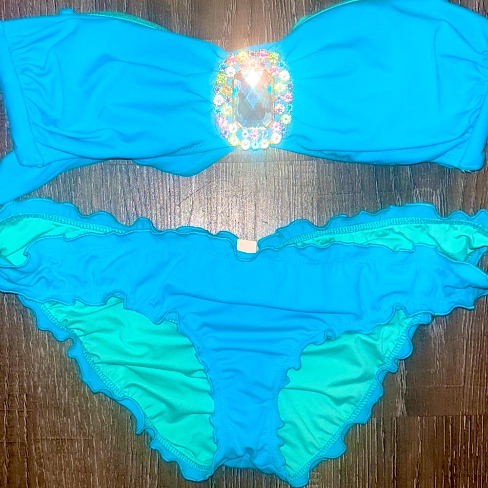 ONLY BLUE BIKINI! Victoria’s Secret VS 2 piece bikini (SMALL) + 1 FREE 32B TOP! - Picture 2 of 6